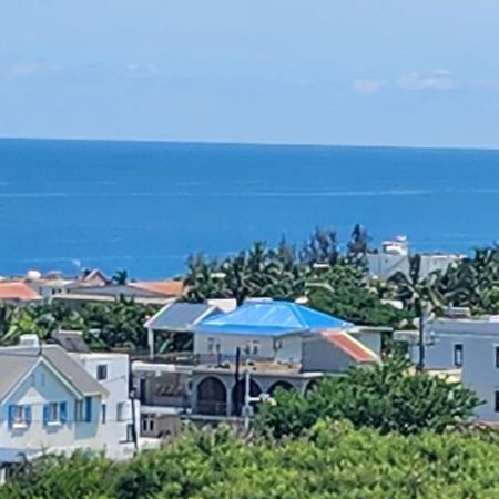 Seaview Luxury Appartment Flic en Flac Exterior photo