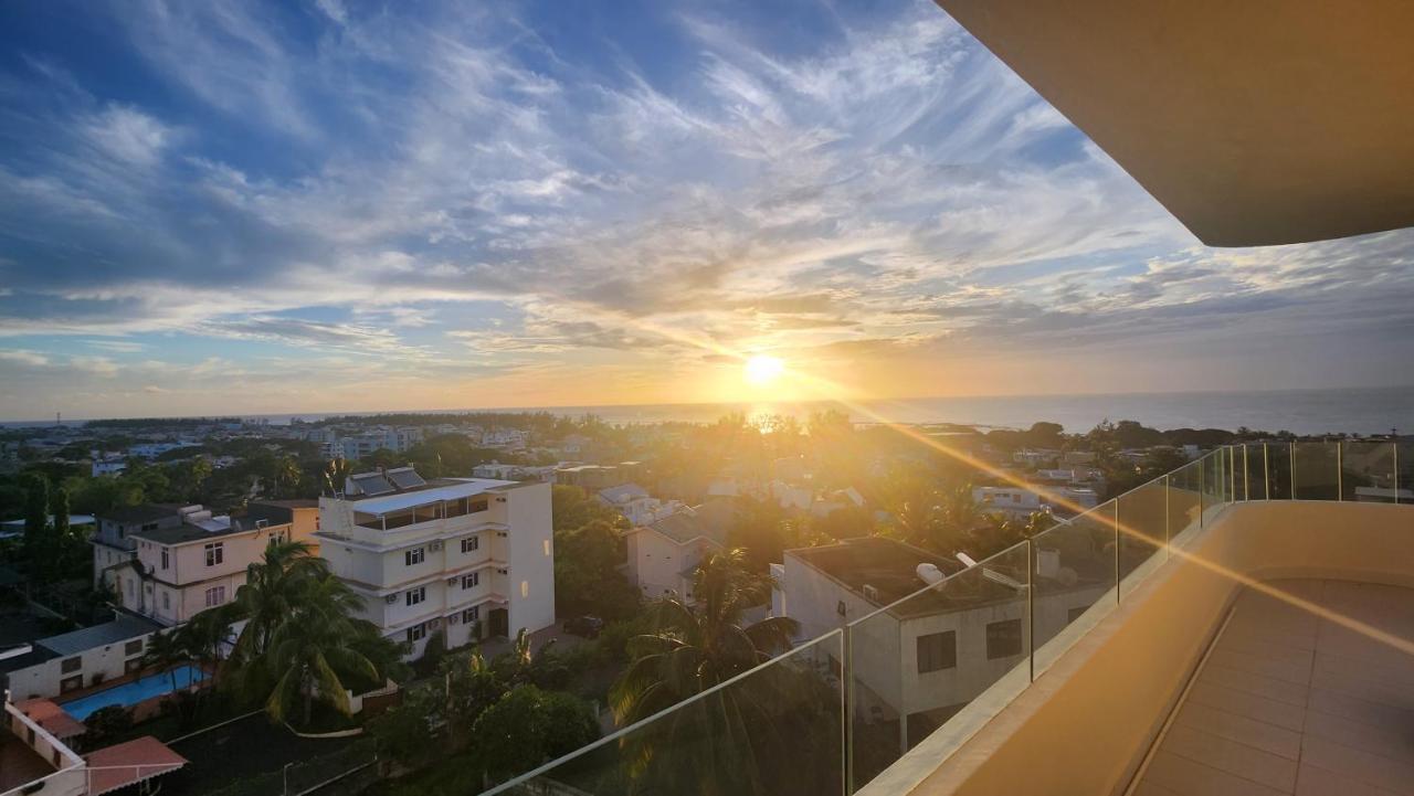 Seaview Luxury Appartment Flic en Flac Exterior photo