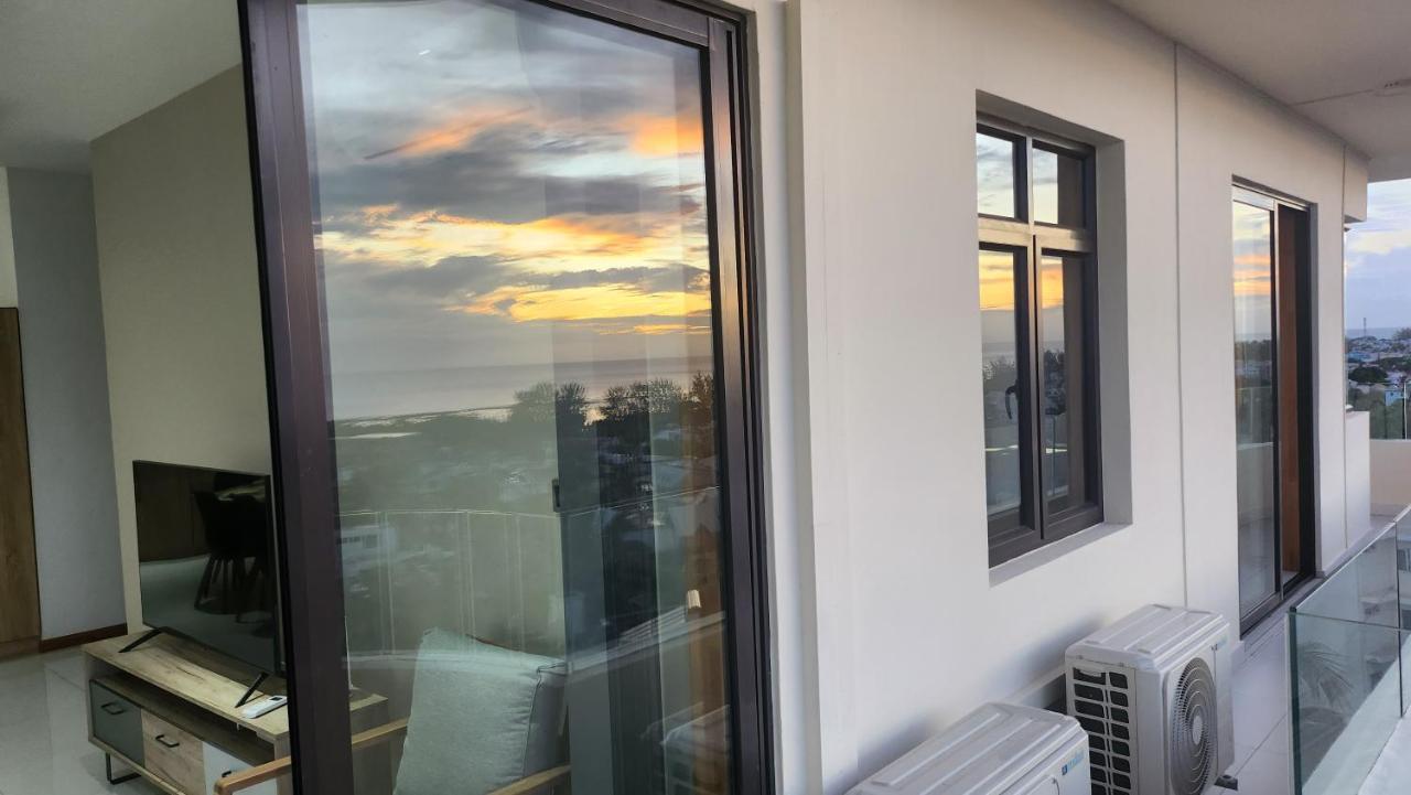 Seaview Luxury Appartment Flic en Flac Exterior photo